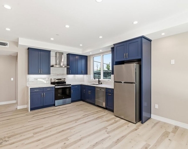 227 N Burlington Avenue - Photo Thumbnail 2