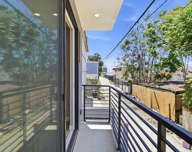227 N Burlington Avenue - Photo Thumbnail 17