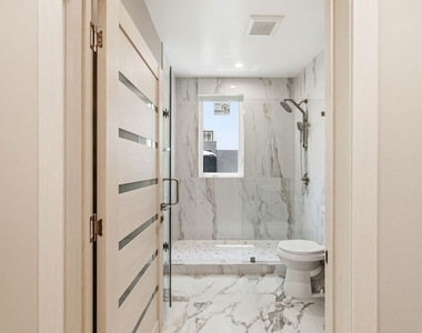 227 N Burlington Avenue - Photo Thumbnail 20