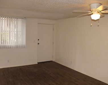 12100 Birch Avenue - Photo Thumbnail 10