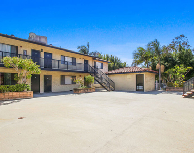12100 Birch Avenue - Photo Thumbnail 17