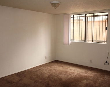 12100 Birch Avenue - Photo Thumbnail 8