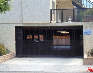 12100 Birch Avenue - Photo Thumbnail 16