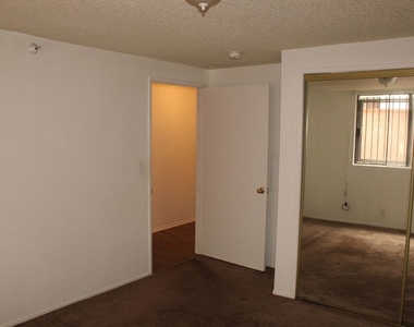 12100 Birch Avenue - Photo Thumbnail 9