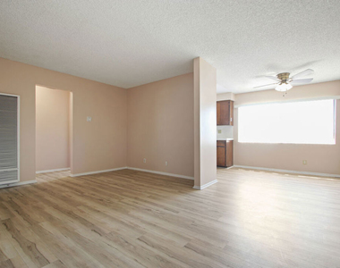 14108 Doty Avenue - Photo Thumbnail 9
