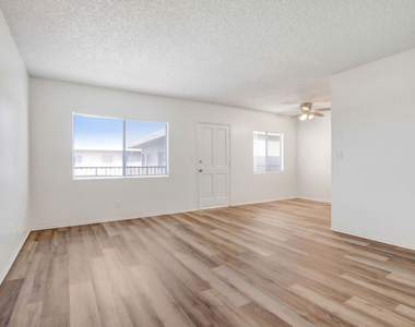 14108 Doty Avenue - Photo Thumbnail 12
