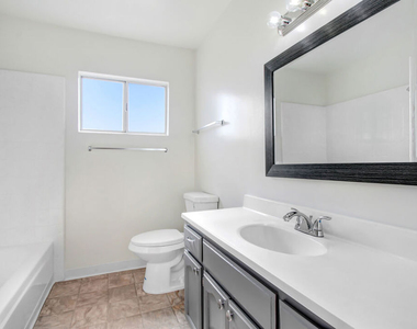 14108 Doty Avenue - Photo Thumbnail 13