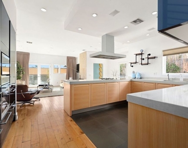 1145 Horn Avenue - Photo Thumbnail 2