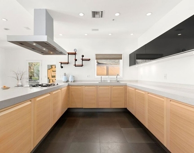 1145 Horn Avenue - Photo Thumbnail 3