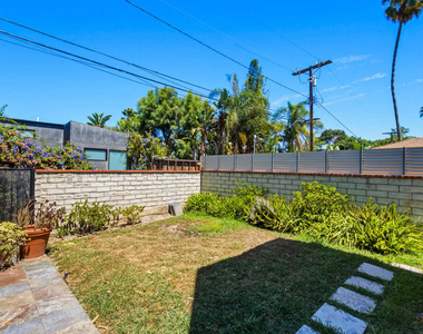 869 Warren Avenue - Photo Thumbnail 19
