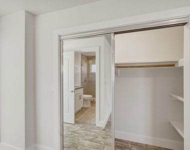 869 Warren Avenue - Photo Thumbnail 30