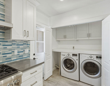 869 Warren Avenue - Photo Thumbnail 24