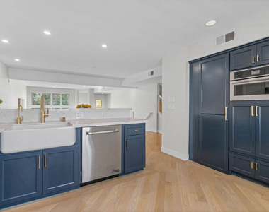 13072 Maxella Avenue - Photo Thumbnail 7