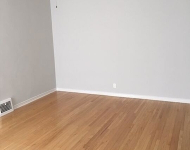 8124 Blackburn Avenue - Photo Thumbnail 8