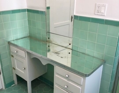 8124 Blackburn Avenue - Photo Thumbnail 11