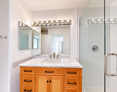 18347 Saticoy Street - Photo Thumbnail 33
