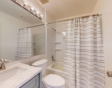 18347 Saticoy Street - Photo Thumbnail 32