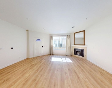18347 Saticoy Street - Photo Thumbnail 7