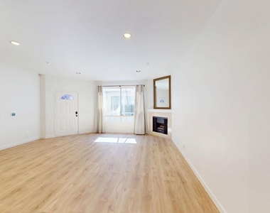 18347 Saticoy Street - Photo Thumbnail 2