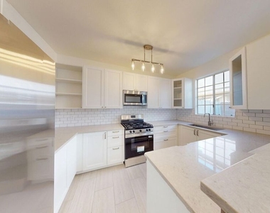 18347 Saticoy Street - Photo Thumbnail 5