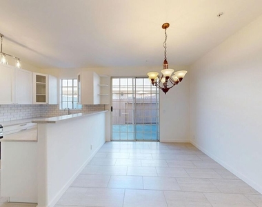 18347 Saticoy Street - Photo Thumbnail 23