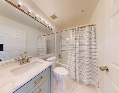 18347 Saticoy Street - Photo Thumbnail 11