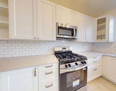18347 Saticoy Street - Photo Thumbnail 20