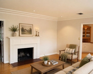 4653 Farmdale Avenue - Photo Thumbnail 5
