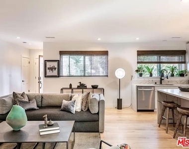 4328 Edenhurst Avenue - Photo Thumbnail 16