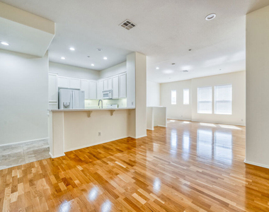 1133 Jewett Drive - Photo Thumbnail 5