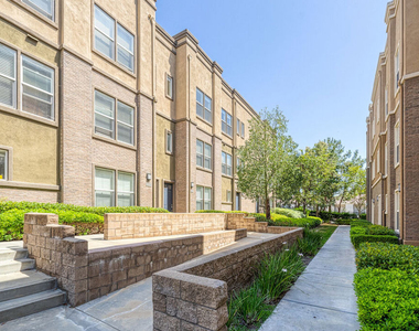 1133 Jewett Drive - Photo Thumbnail 2