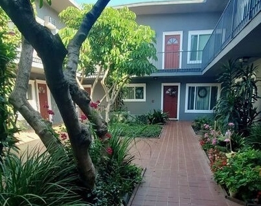 10600 Eastborne Avenue - Photo Thumbnail 11