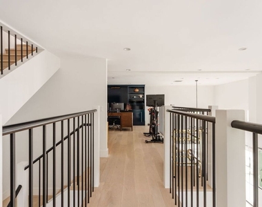 1025 Euclid Street - Photo Thumbnail 21