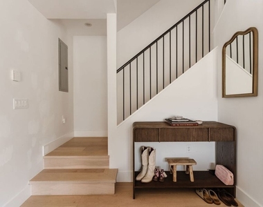 1025 Euclid Street - Photo Thumbnail 19