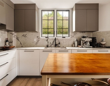 1025 Euclid Street - Photo Thumbnail 6