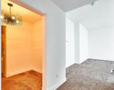 900 W Olympic Boulevard - Photo Thumbnail 20