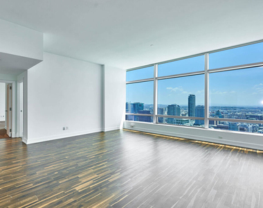 900 W Olympic Boulevard - Photo Thumbnail 2