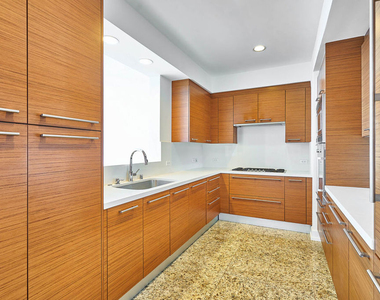 900 W Olympic Boulevard - Photo Thumbnail 7