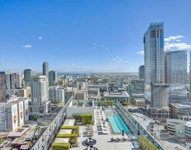 900 W Olympic Boulevard - Photo Thumbnail 28