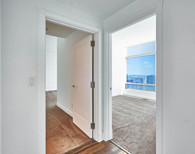 900 W Olympic Boulevard - Photo Thumbnail 12