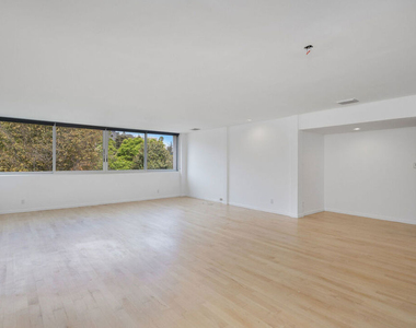 440 S Roxbury Drive - Photo Thumbnail 7