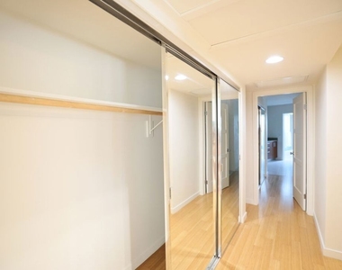 4407 Francis Avenue - Photo Thumbnail 14