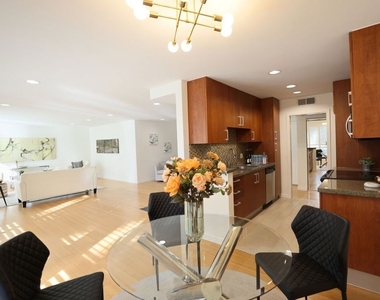 4407 Francis Avenue - Photo Thumbnail 6