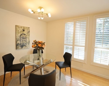 4407 Francis Avenue - Photo Thumbnail 5