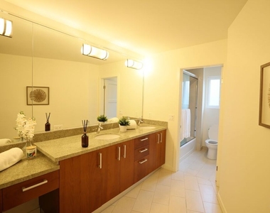 4407 Francis Avenue - Photo Thumbnail 7