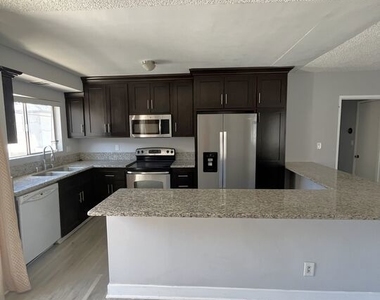 905 S Bedford Street - Photo Thumbnail 2