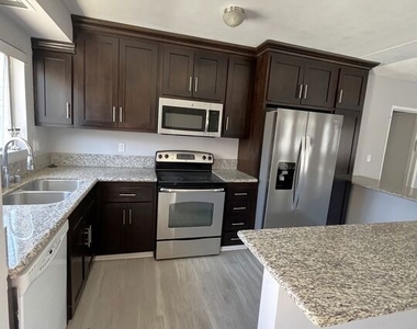 905 S Bedford Street - Photo Thumbnail 1