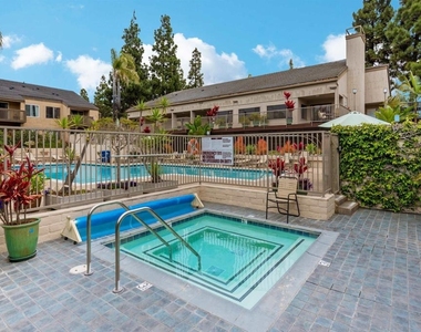 8521 Villa La Jolla - Photo Thumbnail 27