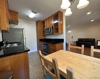 8521 Villa La Jolla - Photo Thumbnail 3