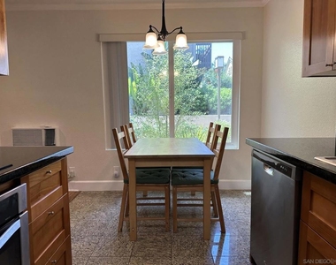 8521 Villa La Jolla - Photo Thumbnail 17